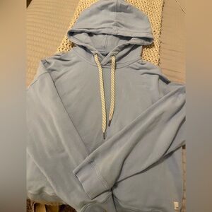 Vuori Laguna Long Sleeve lightweight Hoodie sweatshirt pullover Light Blue